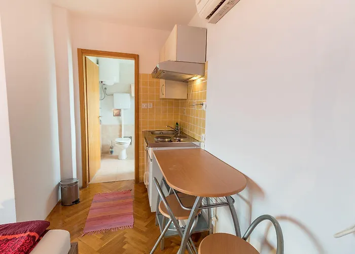 Apartamento Mit Meerblick, Klima, Wifi, Parkplatz Baška