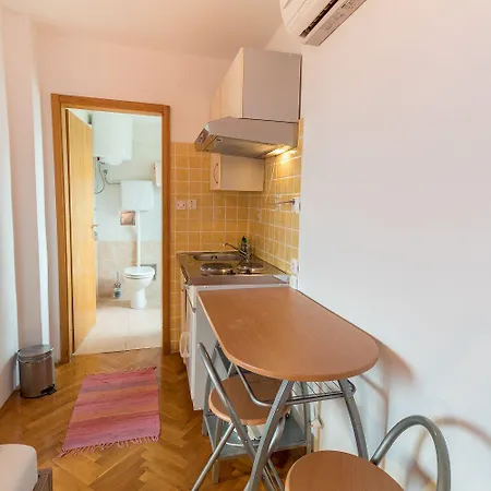 Apartamento Mit Meerblick, Klima, Wifi, Parkplatz Baška